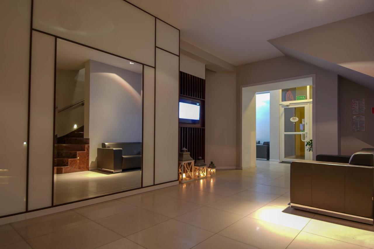 Hotel Sara Kolo  Экстерьер фото